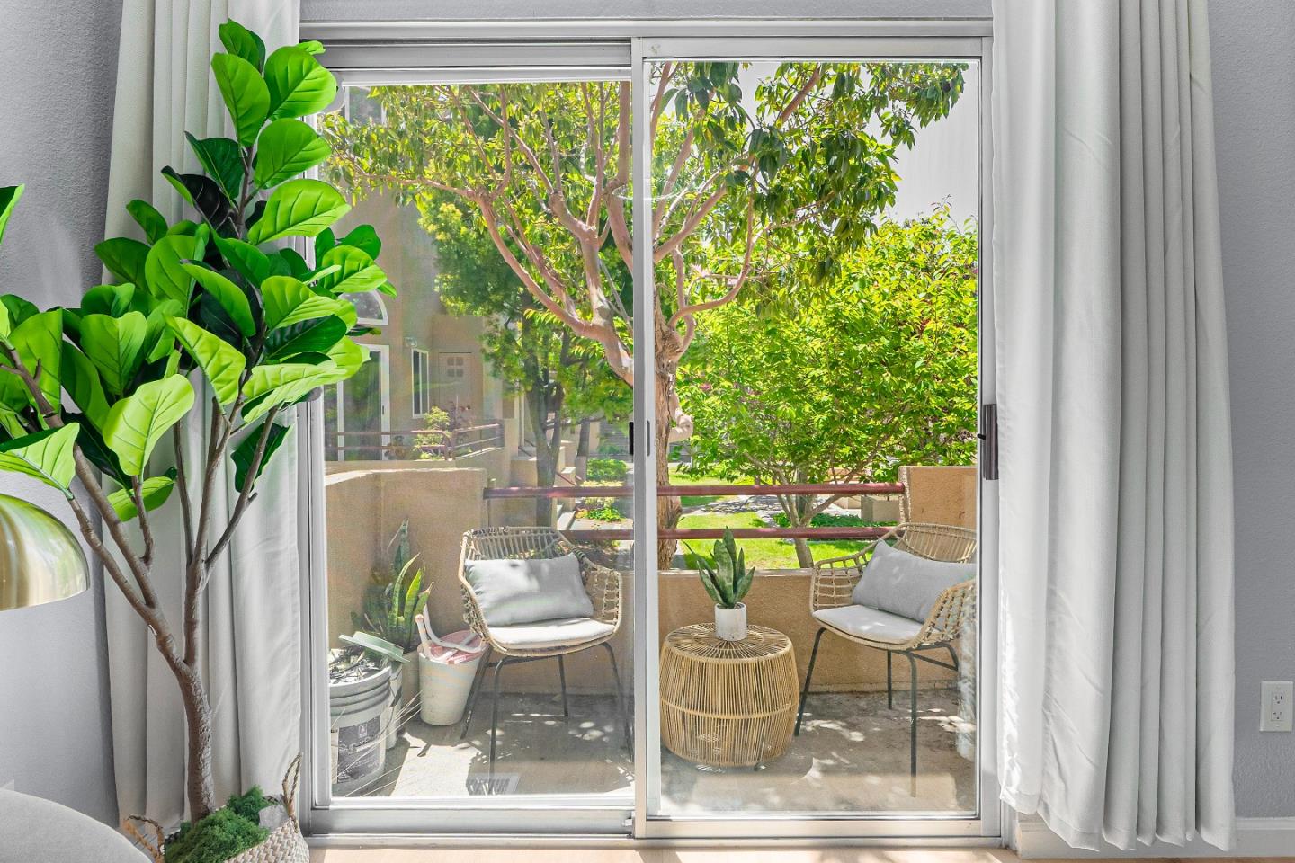 Detail Gallery Image 4 of 28 For 219 Commons Ln, Foster City,  CA 94404 - 2 Beds | 2 Baths