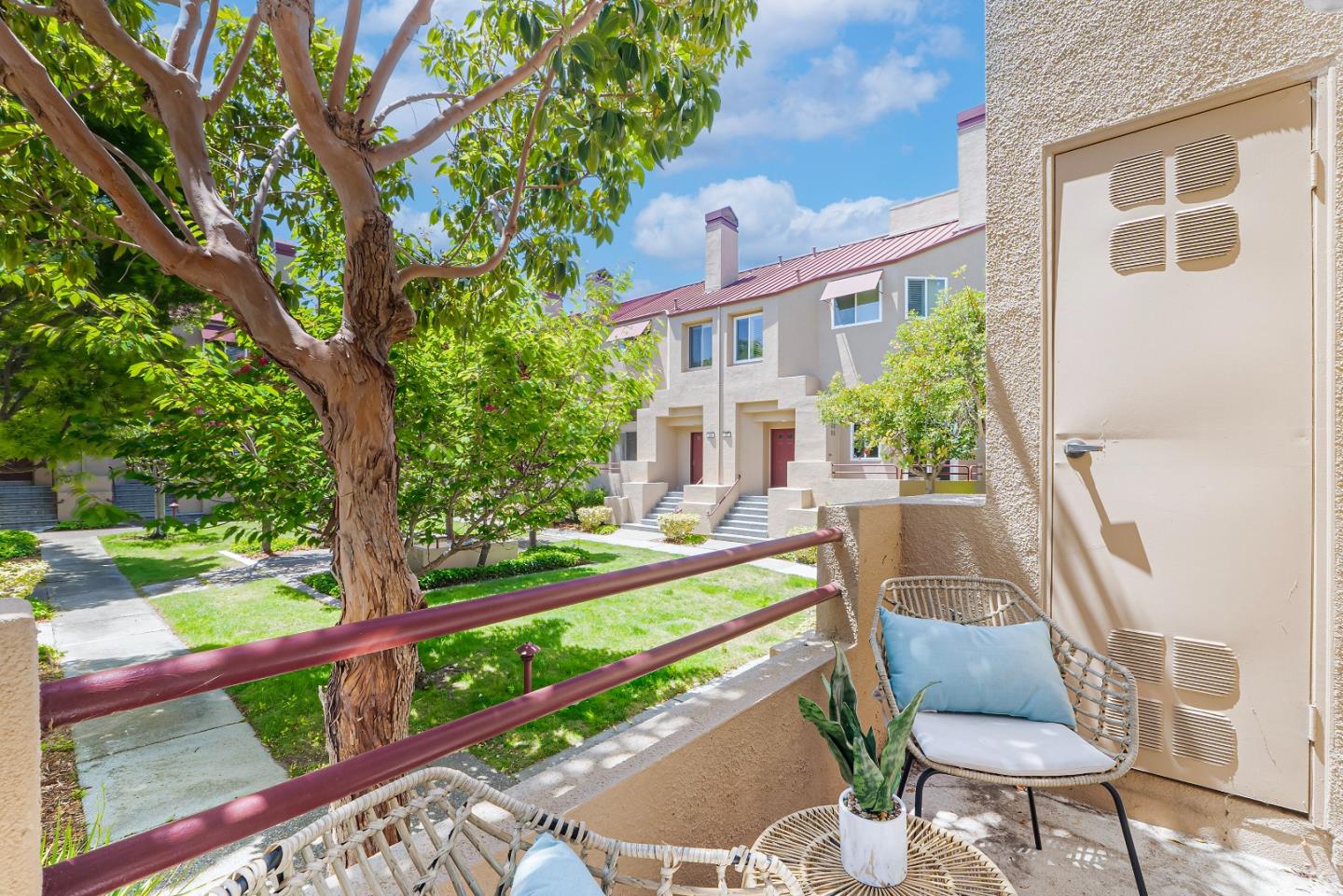 Detail Gallery Image 5 of 28 For 219 Commons Ln, Foster City,  CA 94404 - 2 Beds | 2 Baths
