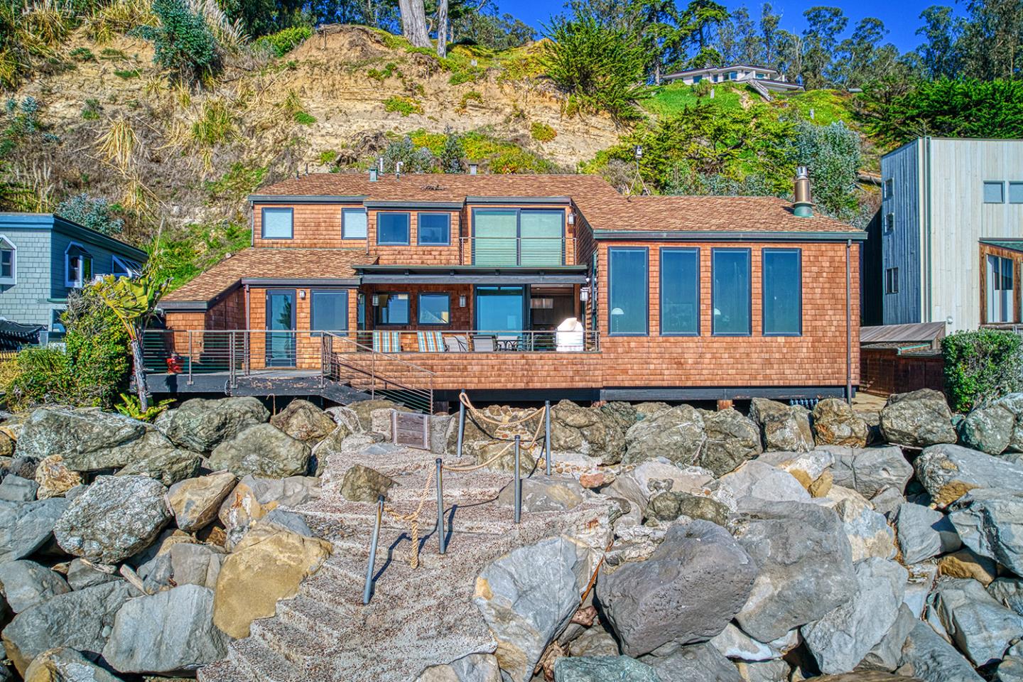 Detail Gallery Image 2 of 37 For 10 Potbelly Beach Rd, Aptos,  CA 95003 - 3 Beds | 3 Baths