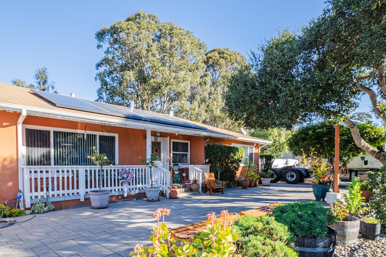 Detail Gallery Image 2 of 27 For 1615 Military Ave, Seaside,  CA 93955 - 3 Beds | 1 Baths