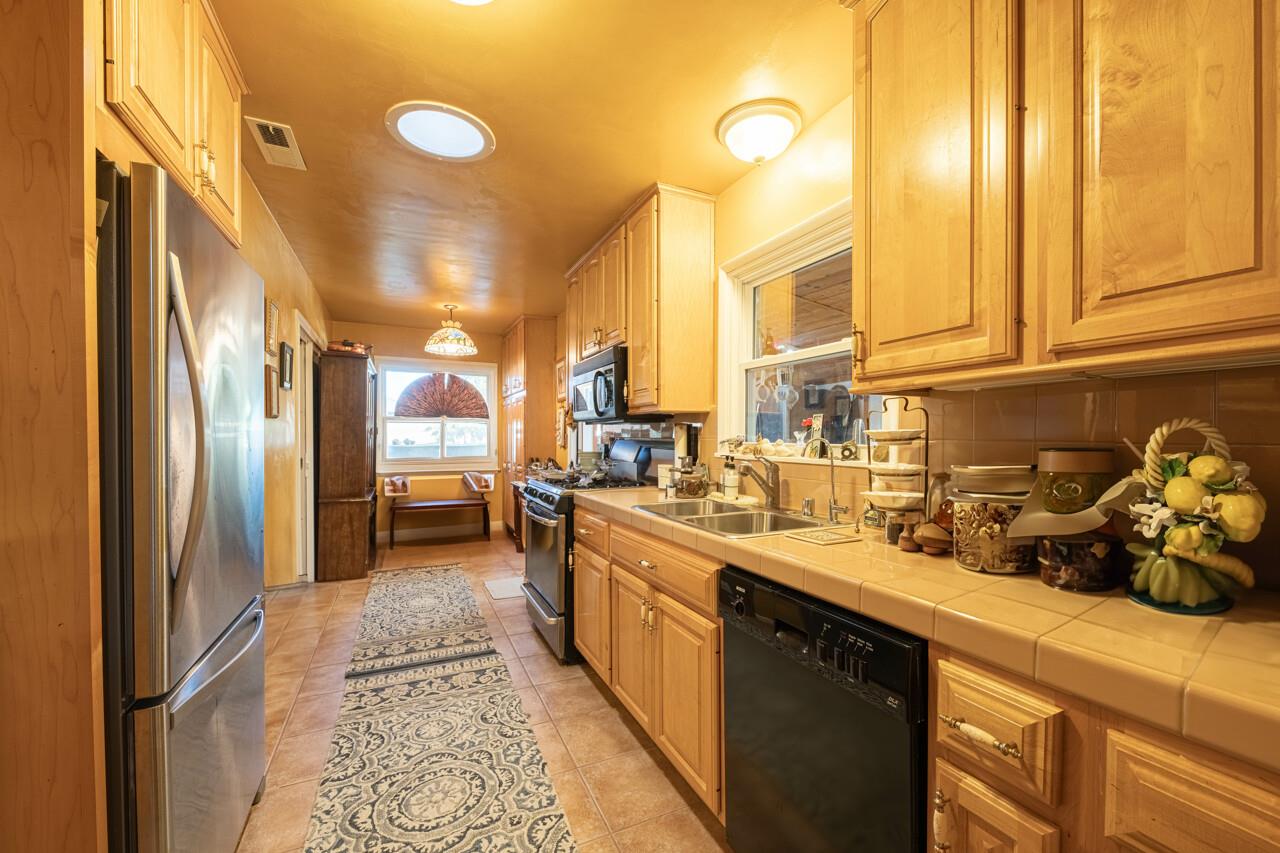 Detail Gallery Image 8 of 27 For 1615 Military Ave, Seaside,  CA 93955 - 3 Beds | 1 Baths