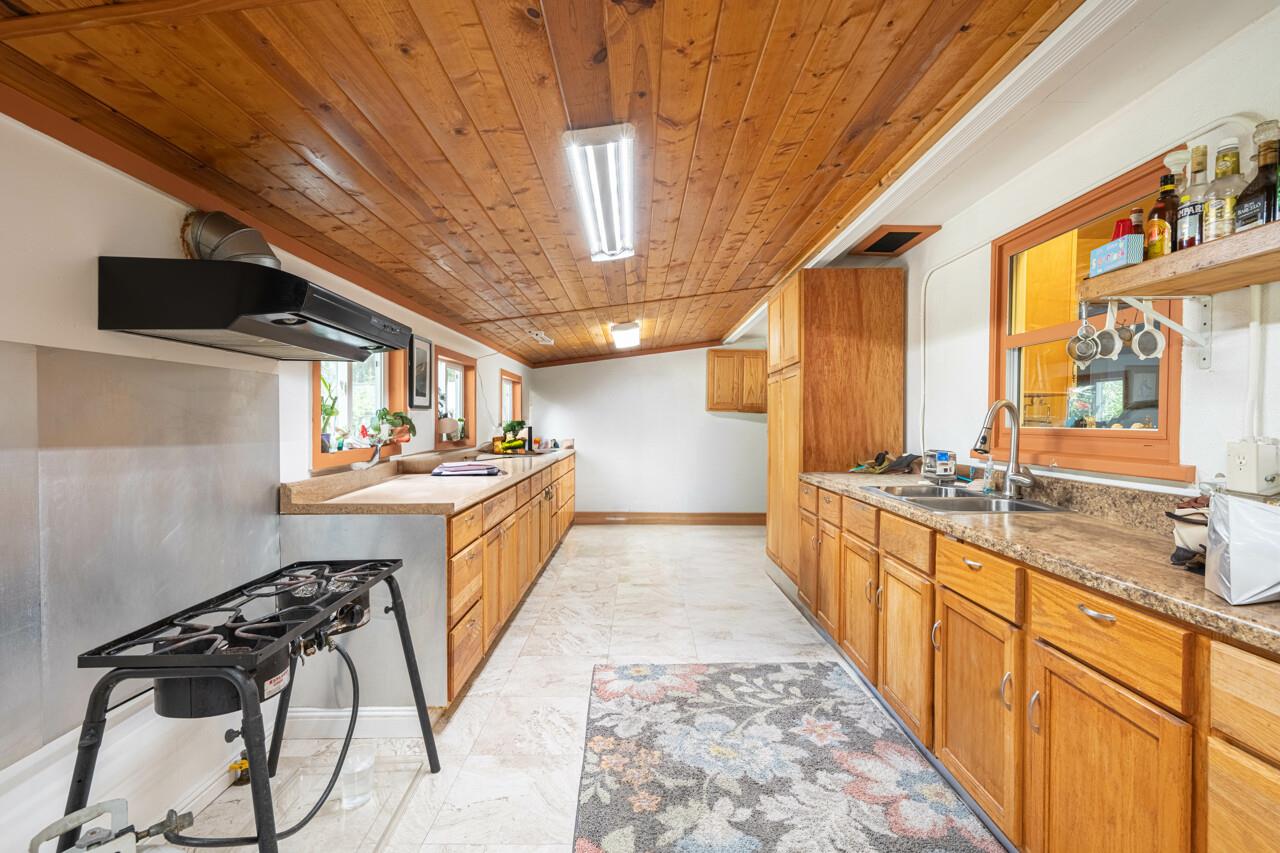 Detail Gallery Image 9 of 27 For 1615 Military Ave, Seaside,  CA 93955 - 3 Beds | 1 Baths