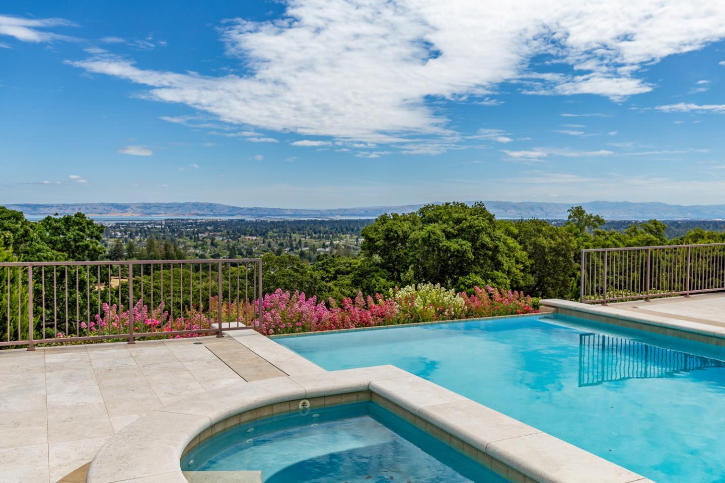 Detail Gallery Image 2 of 19 For 490 Las Pulgas Dr, Woodside,  CA 94062 - 4 Beds | 6/2 Baths