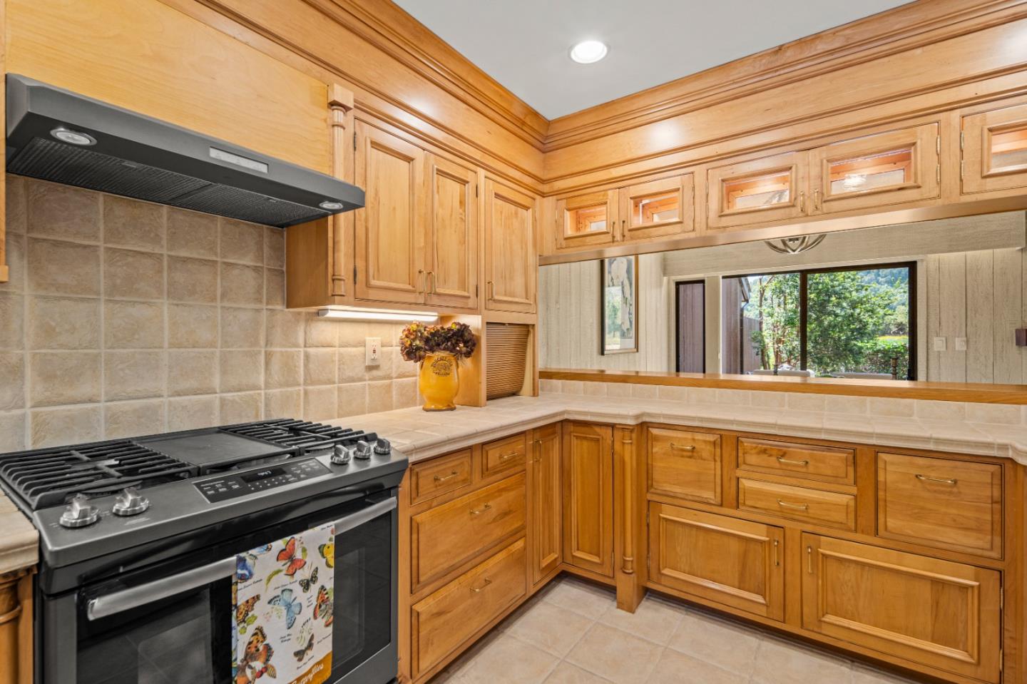 Detail Gallery Image 10 of 22 For 7026 Valley Greens Cir #18,  Carmel,  CA 93923 - 2 Beds | 2 Baths