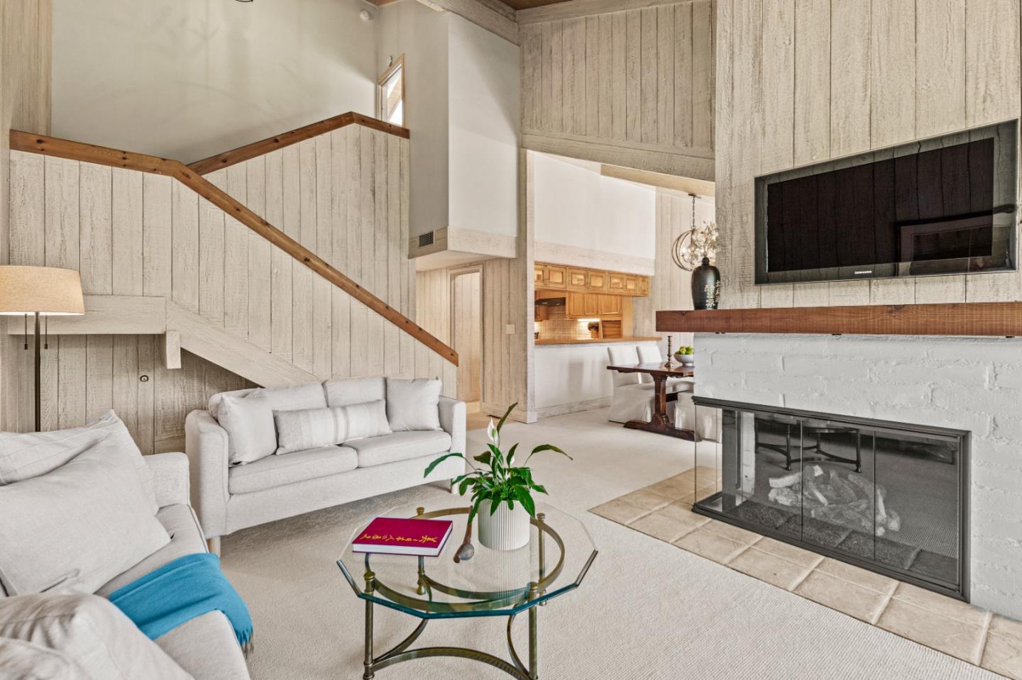 Detail Gallery Image 7 of 22 For 7026 Valley Greens Cir #18,  Carmel,  CA 93923 - 2 Beds | 2 Baths