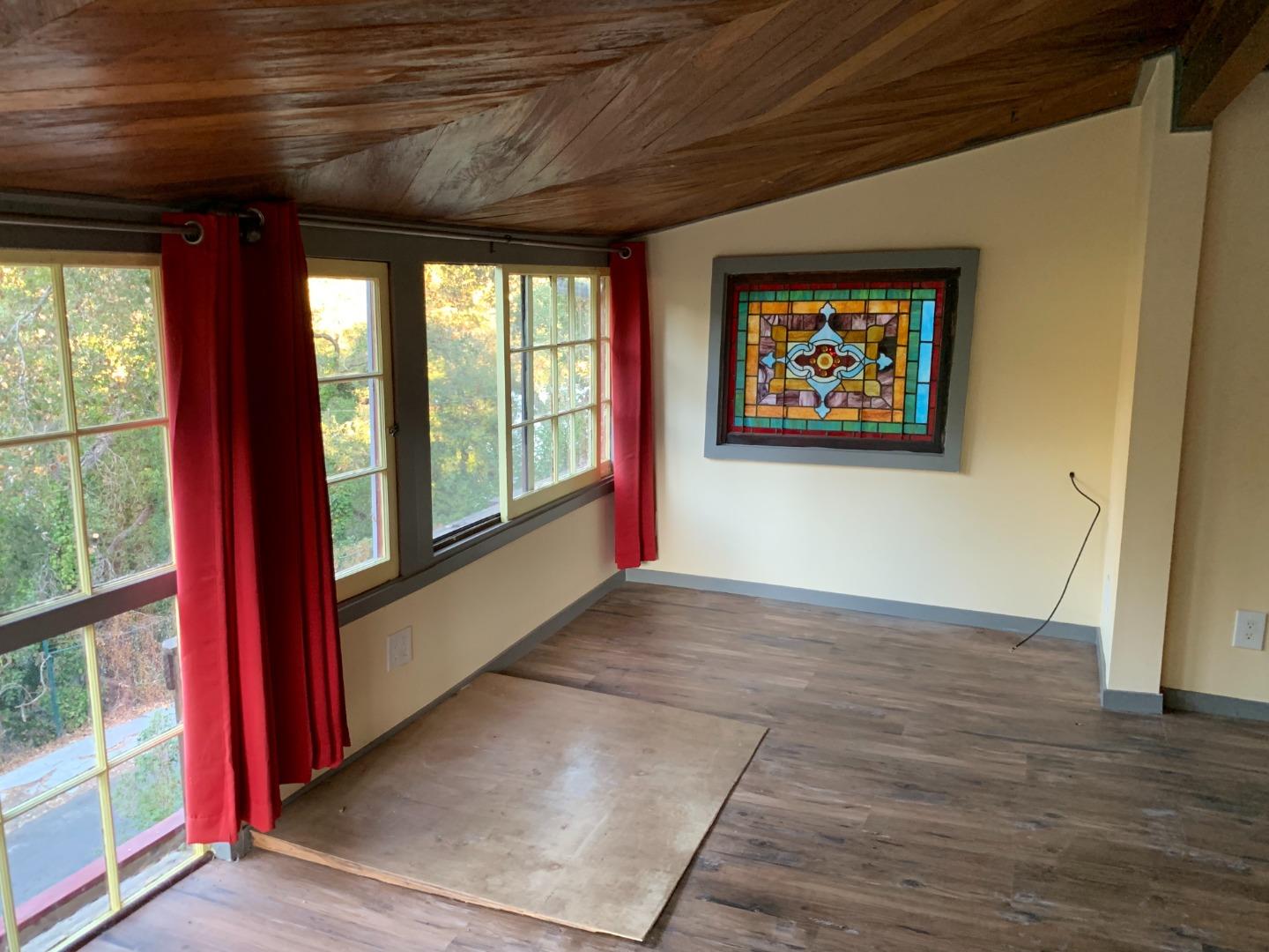 Detail Gallery Image 10 of 29 For 535 Lake Blvd, Redwood City,  CA 94062 - 2 Beds | 2 Baths