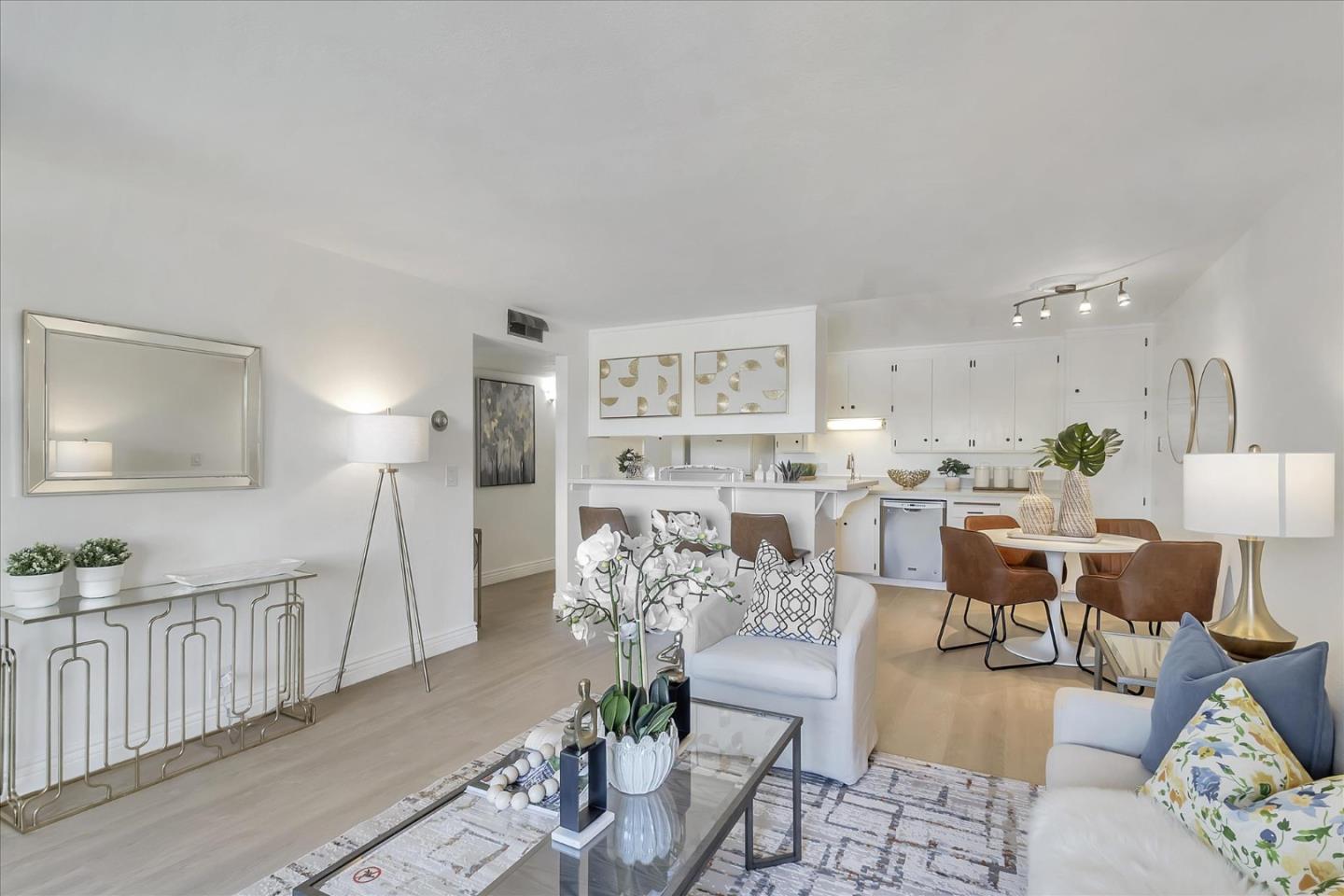 Detail Gallery Image 2 of 19 For 1458 Hudson St #310,  Redwood City,  CA 94061 - 1 Beds | 1 Baths