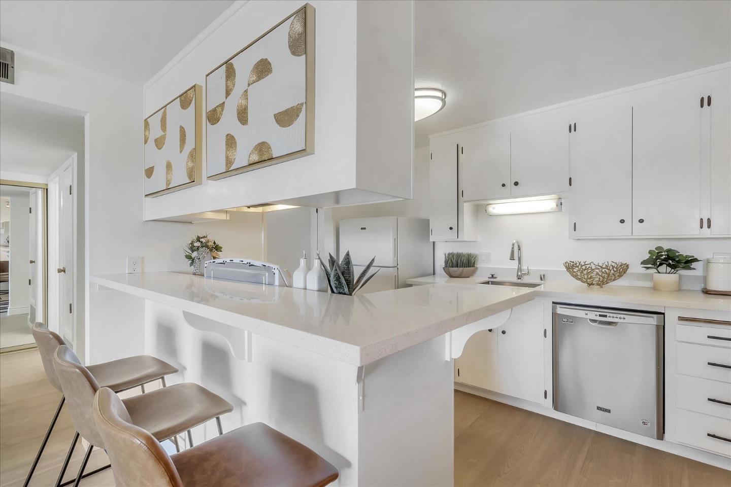 Detail Gallery Image 5 of 19 For 1458 Hudson St #310,  Redwood City,  CA 94061 - 1 Beds | 1 Baths