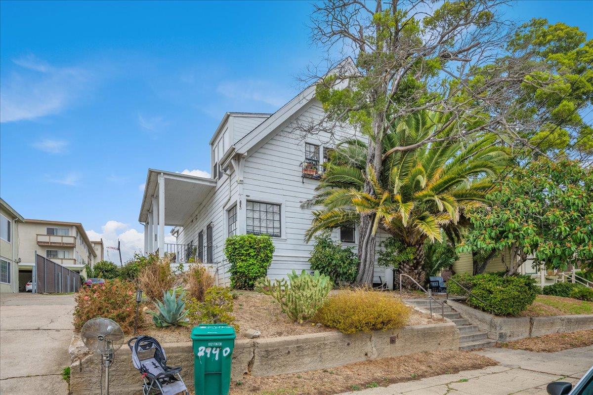 Detail Gallery Image 2 of 14 For 2464 Palmetto St, Oakland,  CA 94602 - – Beds | – Baths
