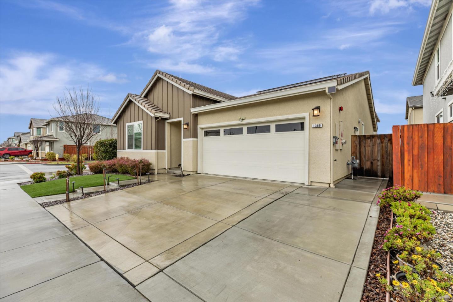 Detail Gallery Image 4 of 67 For 1380 Chariot Rd, Hollister,  CA 95023 - 3 Beds | 2 Baths