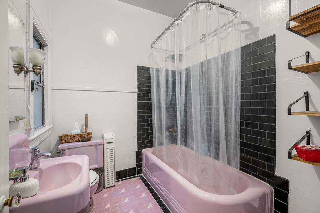 Detail Gallery Image 15 of 19 For 2878 Telegraph Ave, Oakland,  CA 94609 - – Beds | – Baths
