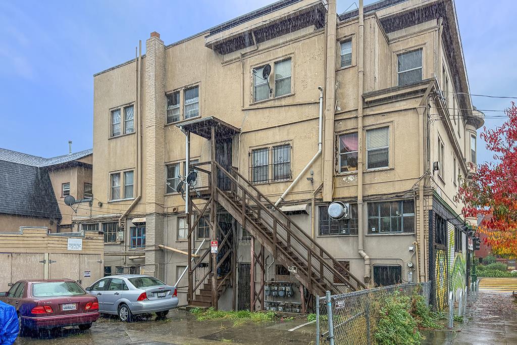 Detail Gallery Image 18 of 19 For 2878 Telegraph Ave, Oakland,  CA 94609 - – Beds | – Baths