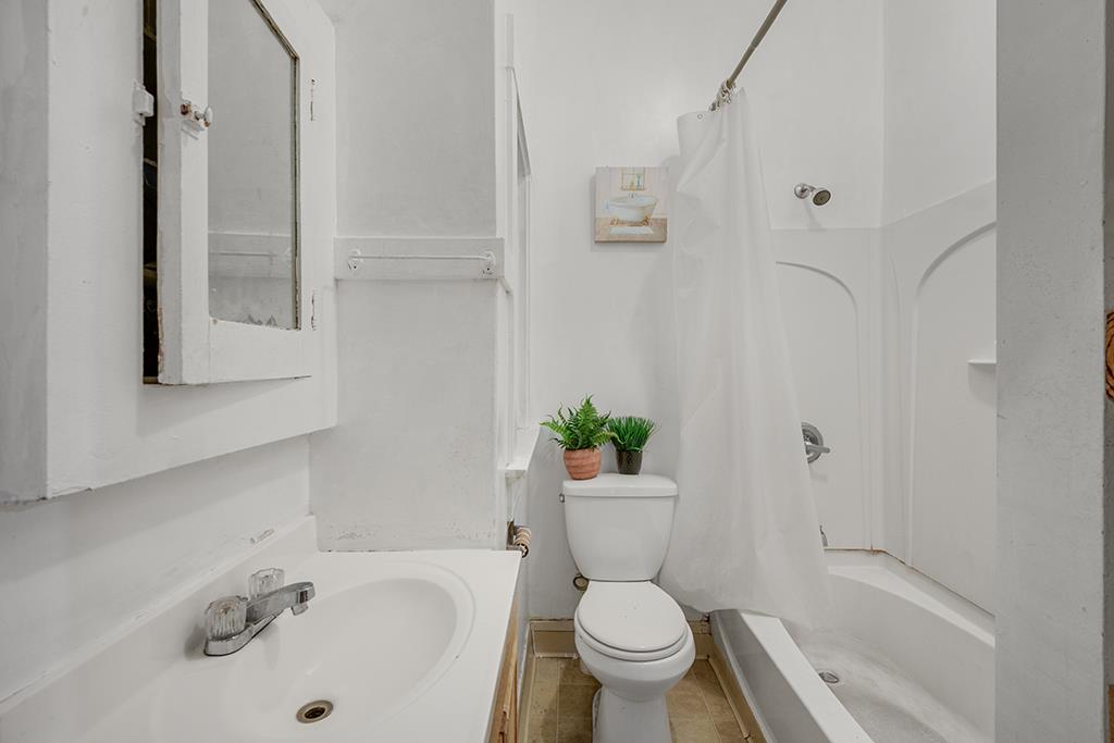 Detail Gallery Image 9 of 19 For 2878 Telegraph Ave, Oakland,  CA 94609 - – Beds | – Baths