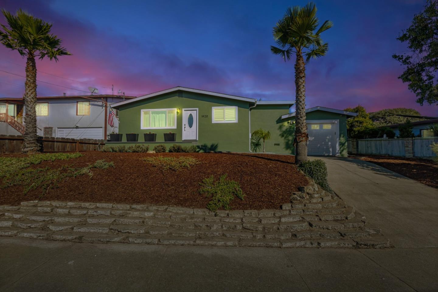 Detail Gallery Image 11 of 28 For 1920 Grandview St, Seaside,  CA 93955 - 3 Beds | 2 Baths
