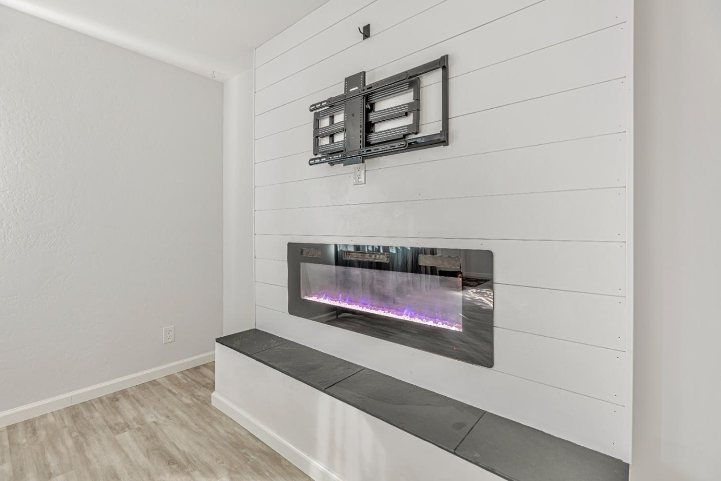 Detail Gallery Image 13 of 28 For 1920 Grandview St, Seaside,  CA 93955 - 3 Beds | 2 Baths