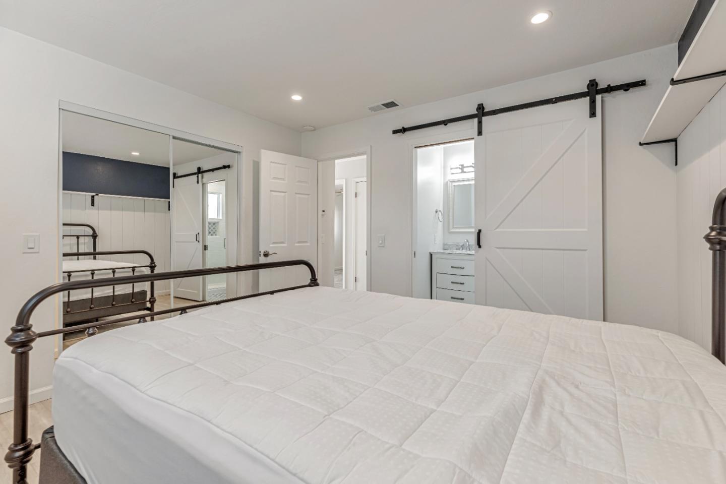 Detail Gallery Image 21 of 28 For 1920 Grandview St, Seaside,  CA 93955 - 3 Beds | 2 Baths