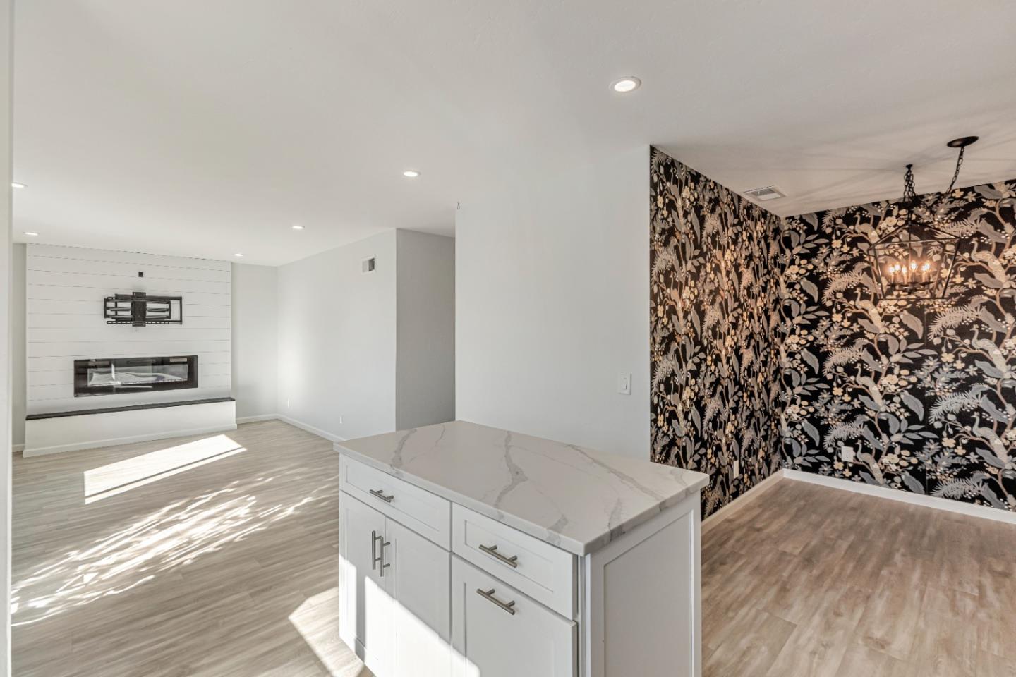 Detail Gallery Image 6 of 28 For 1920 Grandview St, Seaside,  CA 93955 - 3 Beds | 2 Baths