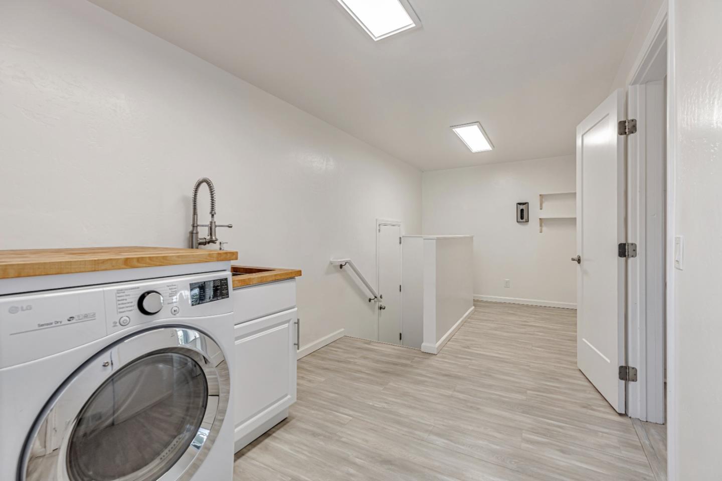 Detail Gallery Image 9 of 28 For 1920 Grandview St, Seaside,  CA 93955 - 3 Beds | 2 Baths