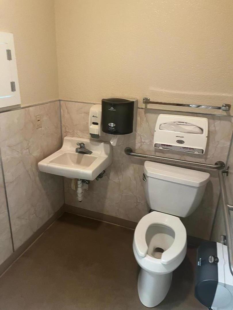 Detail Gallery Image 15 of 17 For 1326 Natividad Rd #A2,  Salinas,  CA 93906 - – Beds | – Baths