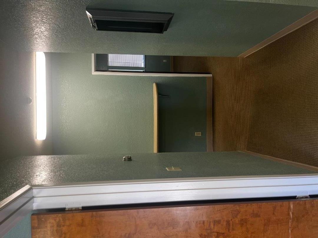 Detail Gallery Image 5 of 17 For 1326 Natividad Rd #A2,  Salinas,  CA 93906 - – Beds | – Baths