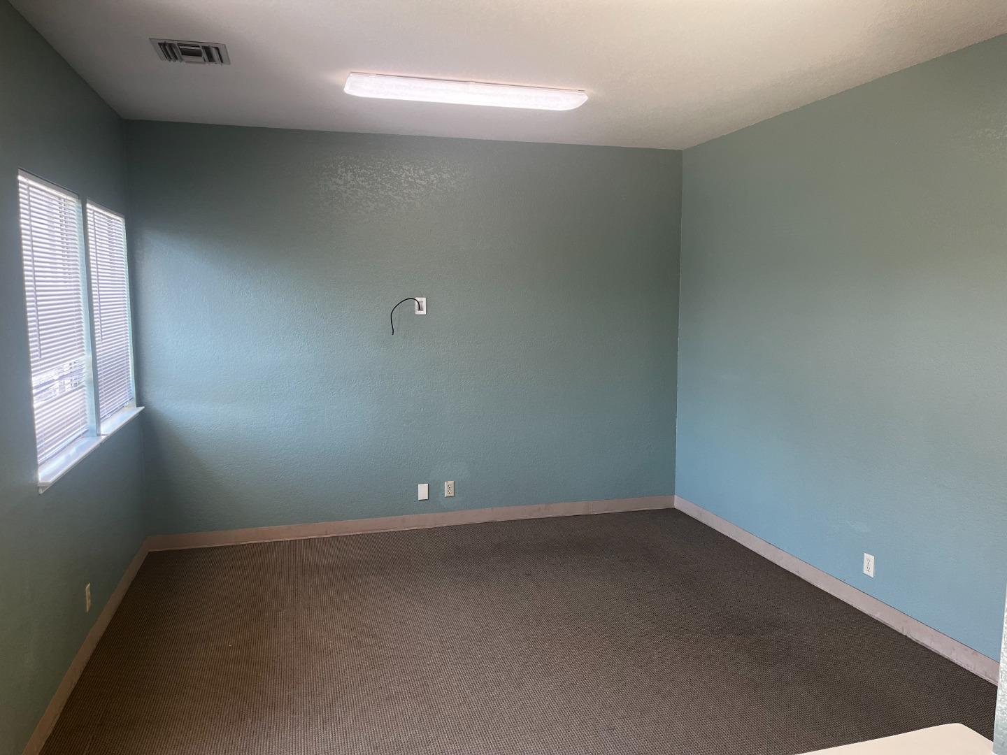 Detail Gallery Image 8 of 17 For 1326 Natividad Rd #A2,  Salinas,  CA 93906 - – Beds | – Baths