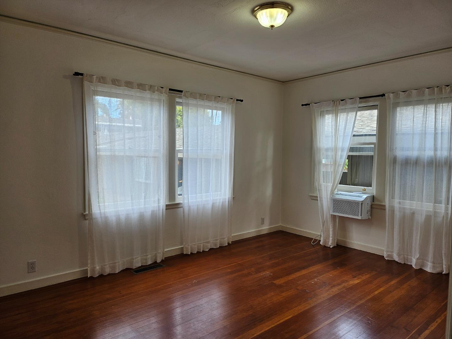 Detail Gallery Image 15 of 24 For 750 Fremont Unit a St, Menlo Park,  CA 94025 - 2 Beds | 1 Baths