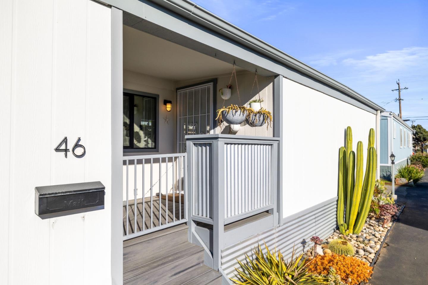 Detail Gallery Image 2 of 24 For 925 38th Ave #46 Ave #46,  Santa Cruz,  CA 95062 - 2 Beds | 1 Baths
