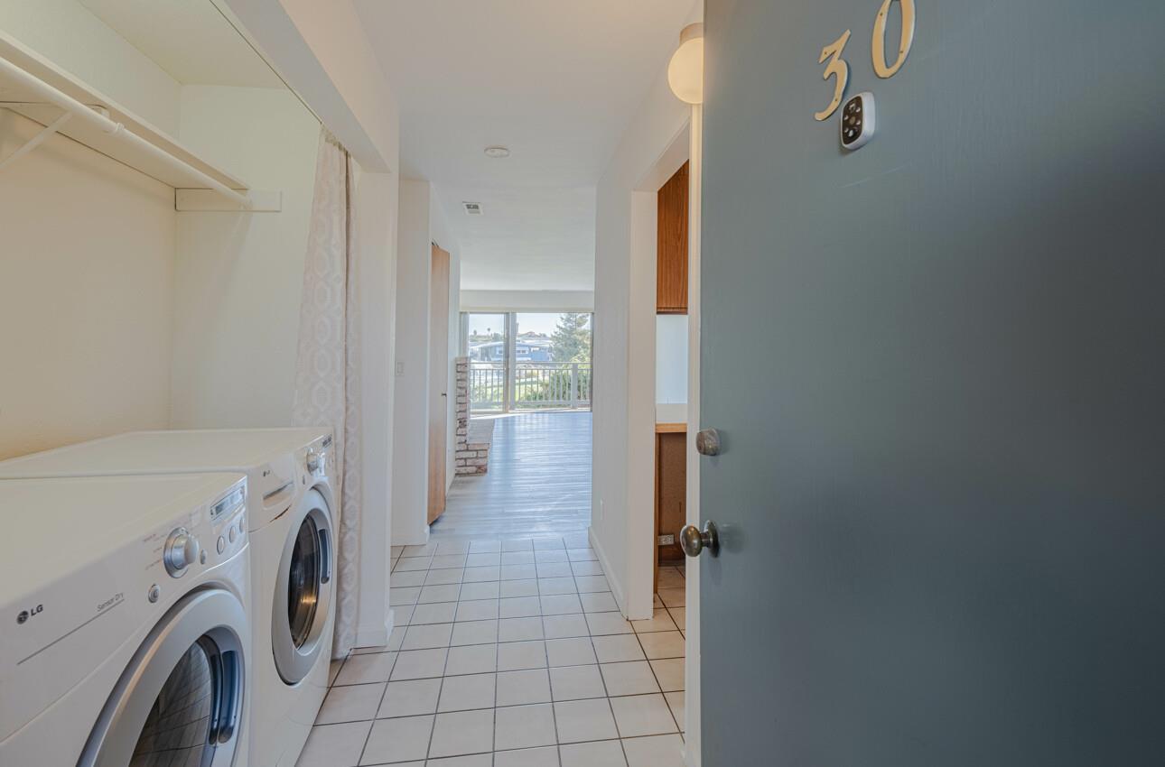 Detail Gallery Image 2 of 41 For 174 Kern St #30,  Salinas,  CA 93905 - 2 Beds | 2 Baths