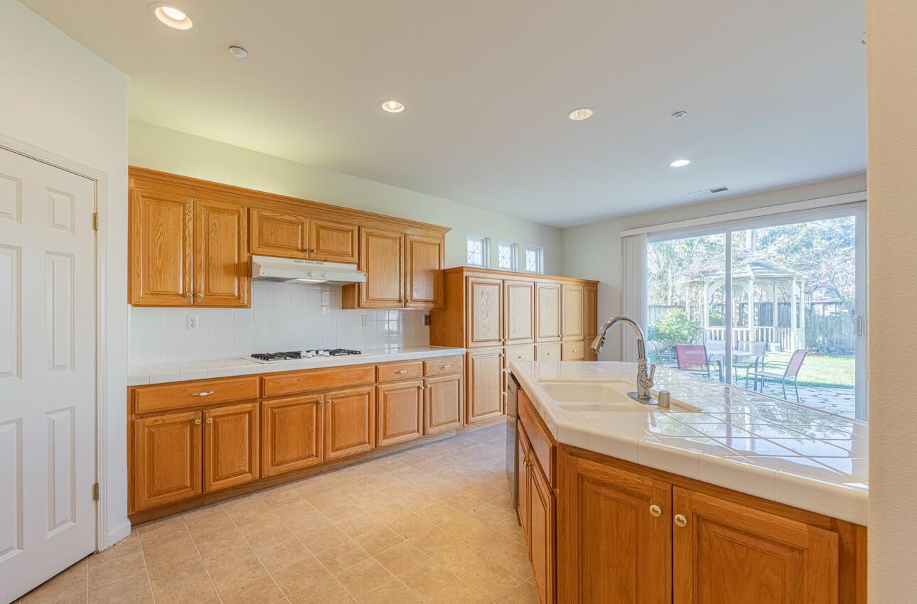 1712 Lennox Way, Salinas, CA 93906 photo 8