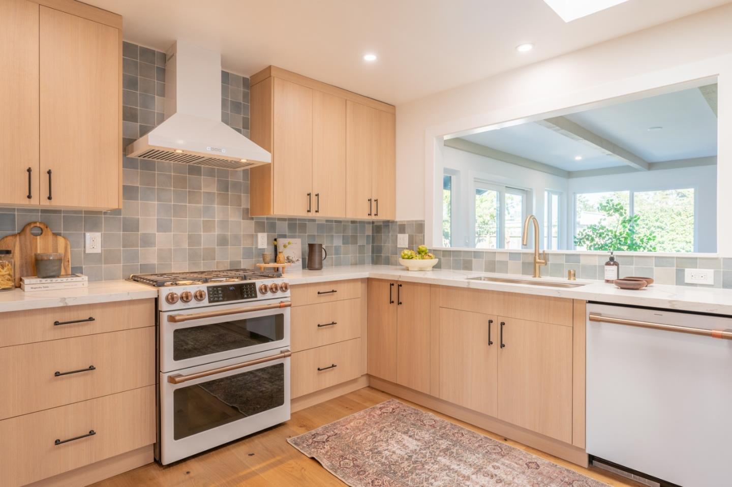 Detail Gallery Image 9 of 27 For 2861 Ransford Ave, Pacific Grove,  CA 93950 - 3 Beds | 2 Baths