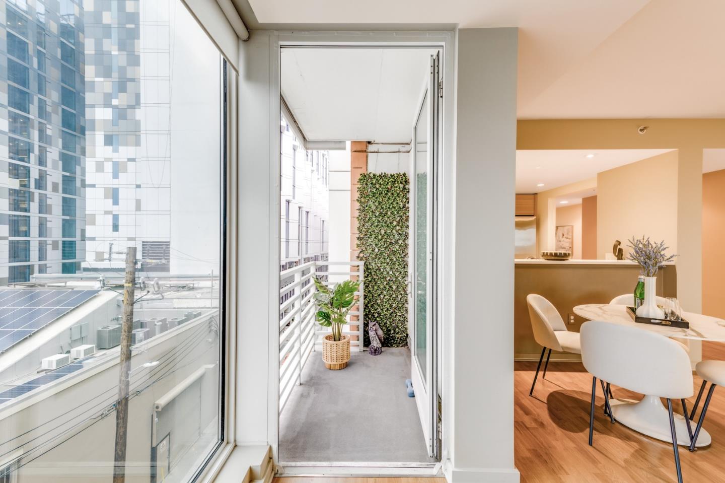 Detail Gallery Image 3 of 28 For 555 4th St #527,  San Francisco,  CA 94107 - 2 Beds | 2 Baths
