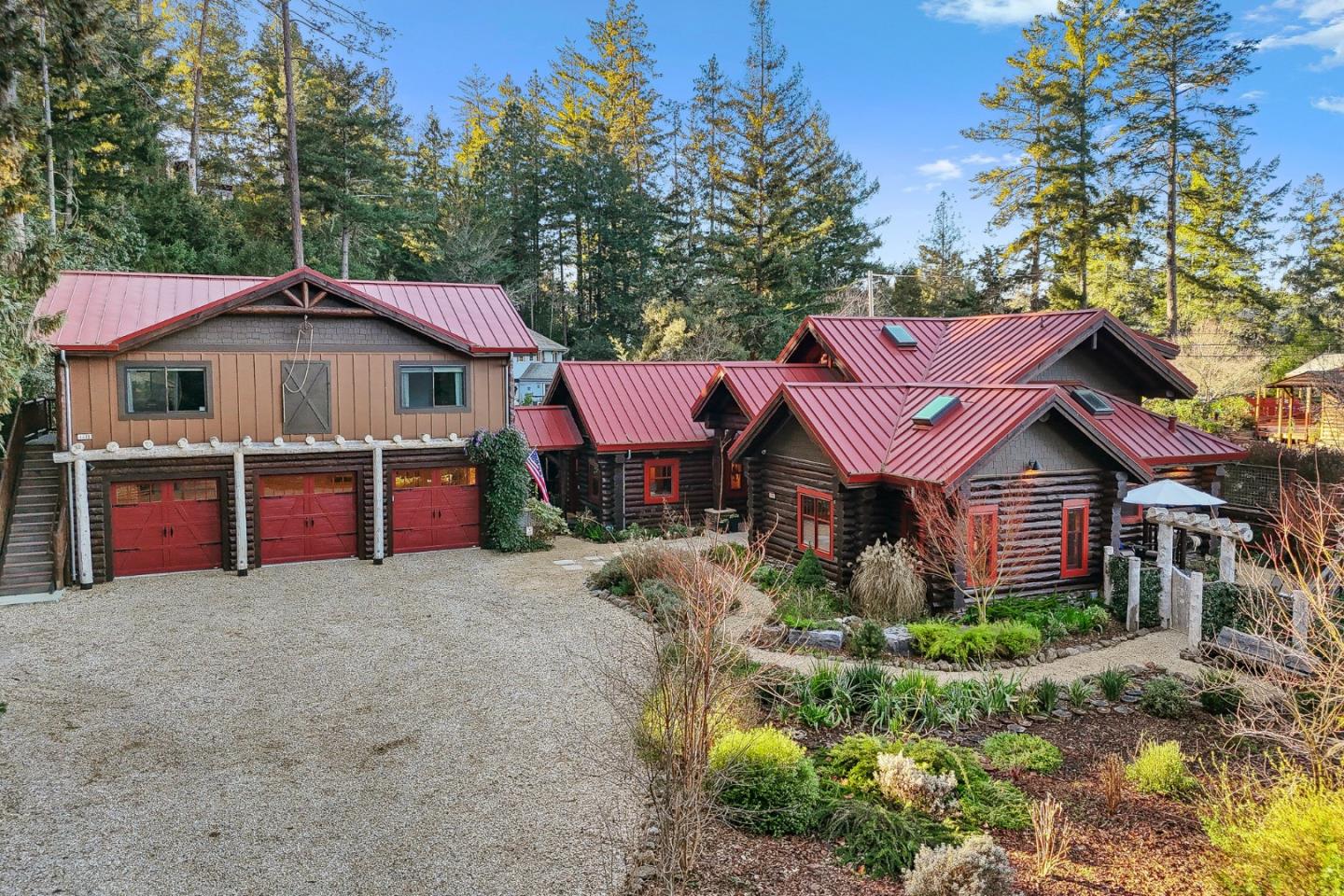 Detail Gallery Image 2 of 49 For 44 Pine Ave, Mount Hermon,  CA 95041 - 6 Beds | 4 Baths