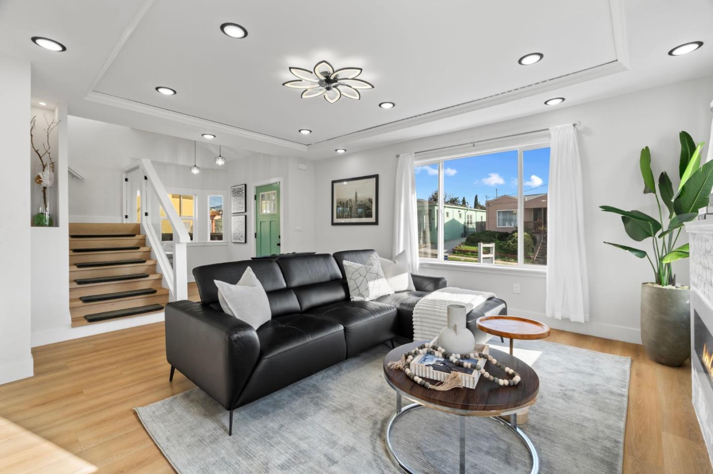Detail Gallery Image 2 of 27 For 2707 Monticello Ave, Oakland,  CA 94619 - 4 Beds | 3/1 Baths