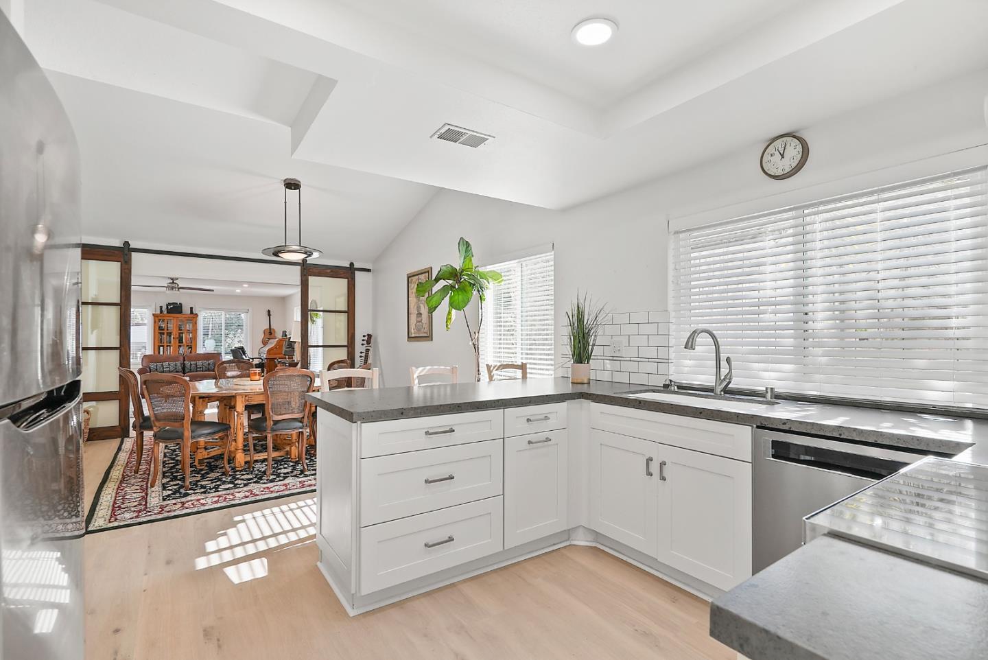 Detail Gallery Image 11 of 33 For 7912 El Astillero Pl, Carlsbad,  CA 92009 - 3 Beds | 2 Baths
