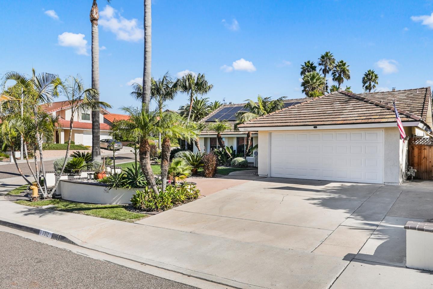 Detail Gallery Image 2 of 33 For 7912 El Astillero Pl, Carlsbad,  CA 92009 - 3 Beds | 2 Baths