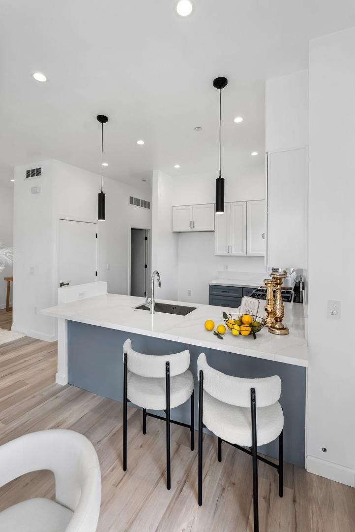 Detail Gallery Image 28 of 41 For 889 Mclellan Dr #208,  South San Francisco,  CA 94080 - 2 Beds | 2 Baths