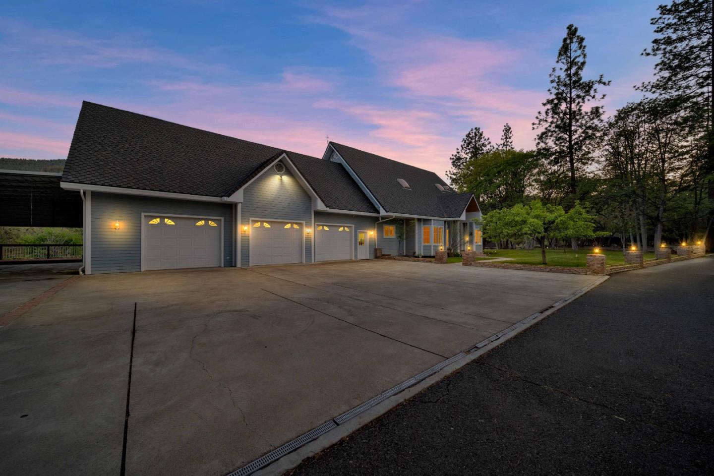 Detail Gallery Image 12 of 72 For 5422 Schulmeyer Gulch Rd, Yreka,  CA 96097 - 6 Beds | 4/1 Baths
