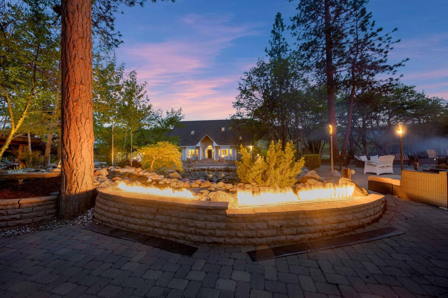 Detail Gallery Image 19 of 72 For 5422 Schulmeyer Gulch Rd, Yreka,  CA 96097 - 6 Beds | 4/1 Baths