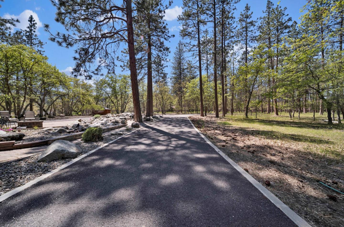 Detail Gallery Image 38 of 72 For 5422 Schulmeyer Gulch Rd, Yreka,  CA 96097 - 6 Beds | 4/1 Baths