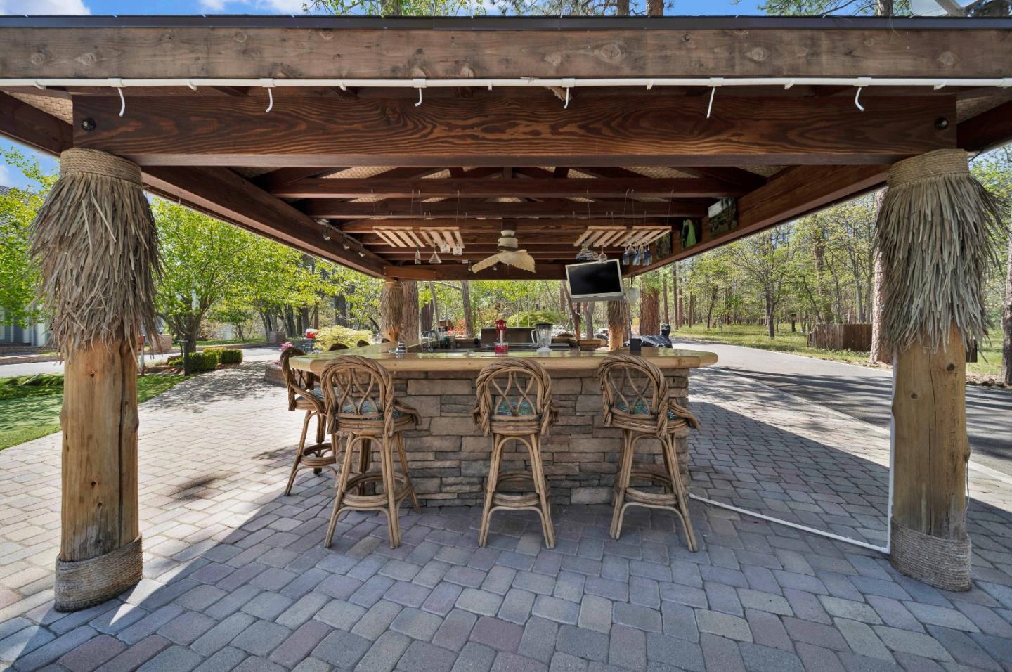 Detail Gallery Image 44 of 72 For 5422 Schulmeyer Gulch Rd, Yreka,  CA 96097 - 6 Beds | 4/1 Baths