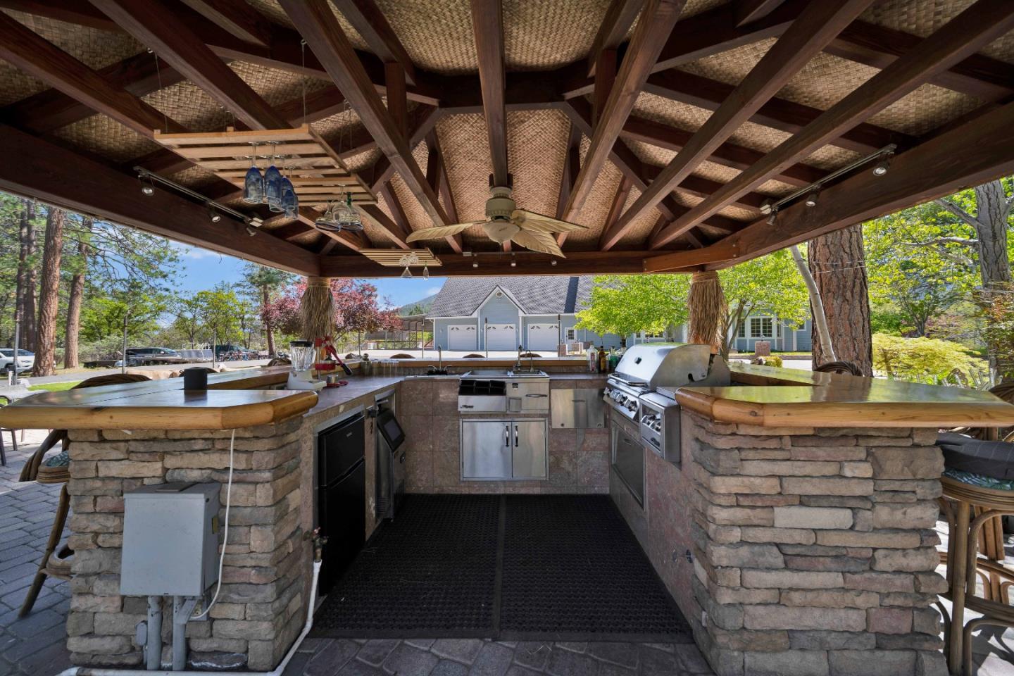 Detail Gallery Image 45 of 72 For 5422 Schulmeyer Gulch Rd, Yreka,  CA 96097 - 6 Beds | 4/1 Baths