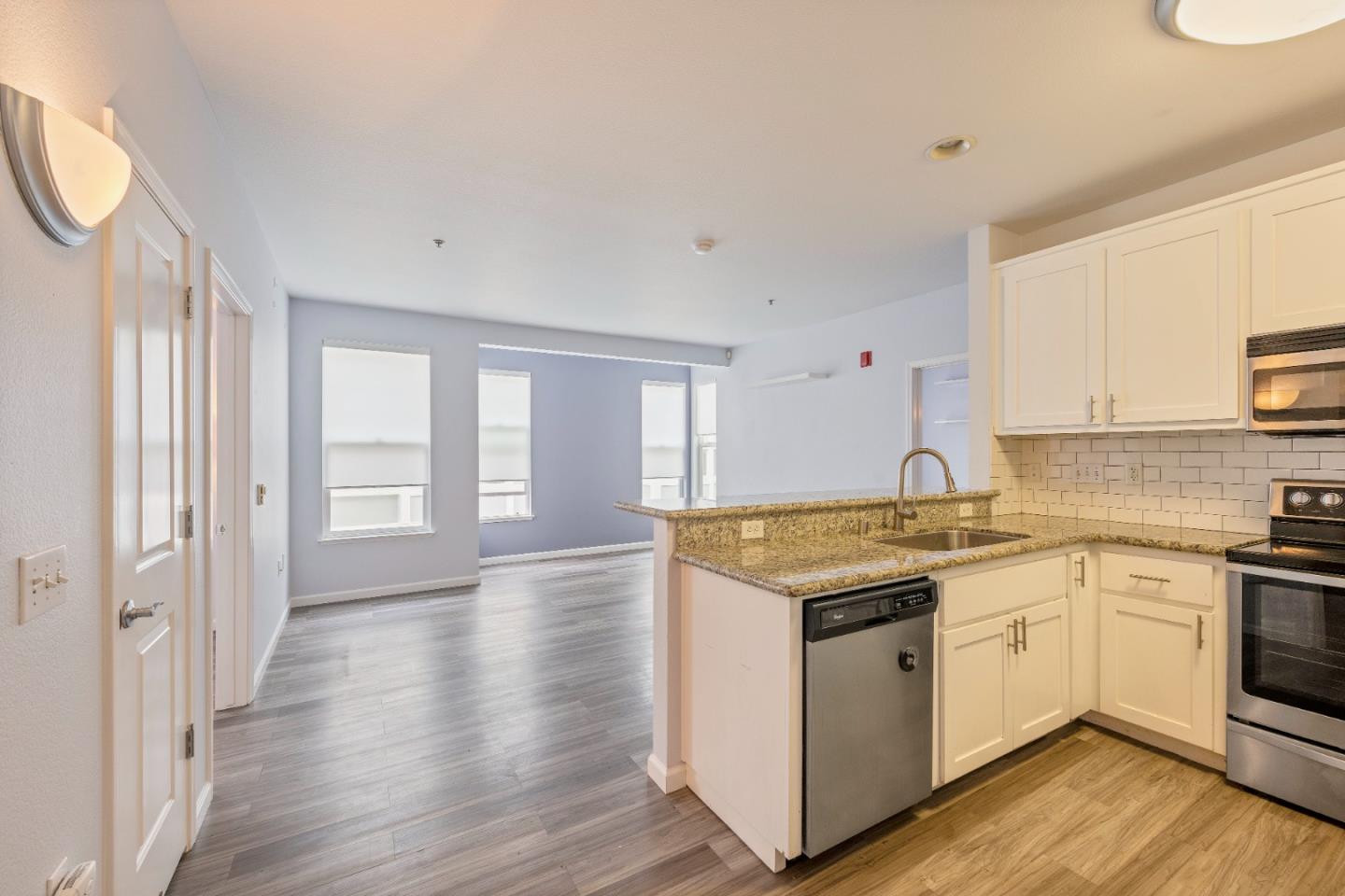Detail Gallery Image 1 of 1 For 655 12th St #219,  Oakland,  CA 94607 - 2 Beds | 2 Baths