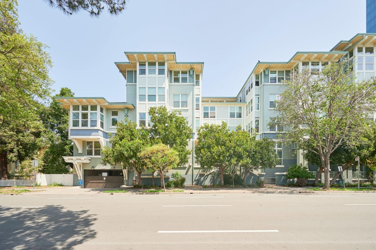 655 12th Street # 219, Oakland, California 94607, 2 Bedrooms Bedrooms, ,2 BathroomsBathrooms,Residential Lease,For Rent,655 12th Street # 219,ML81990997