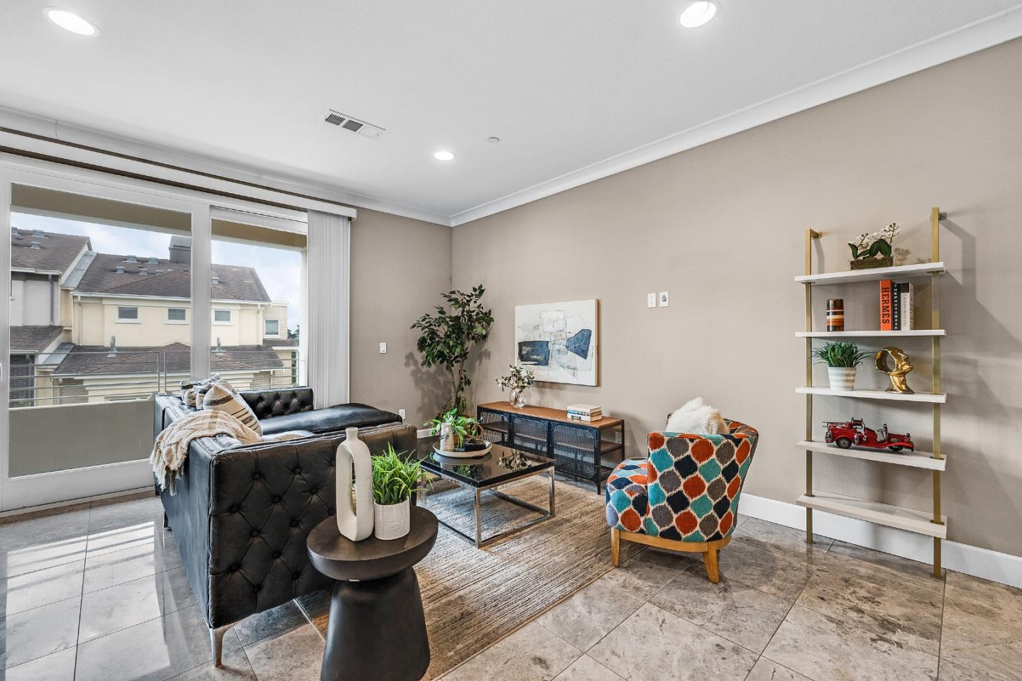 Detail Gallery Image 2 of 23 For 138 Summit Way, San Francisco,  CA 94132 - 3 Beds | 2/1 Baths