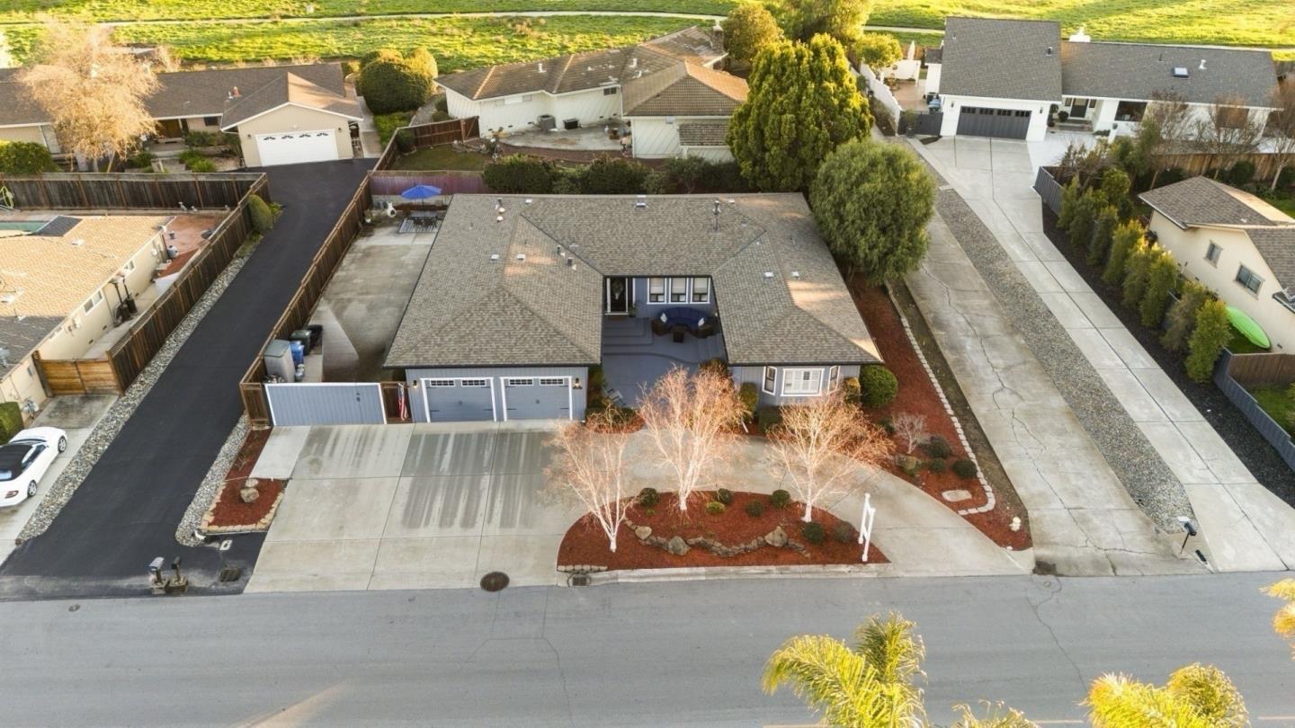 Detail Gallery Image 2 of 49 For 260 Donald Dr, Hollister,  CA 95023 - 3 Beds | 2/1 Baths
