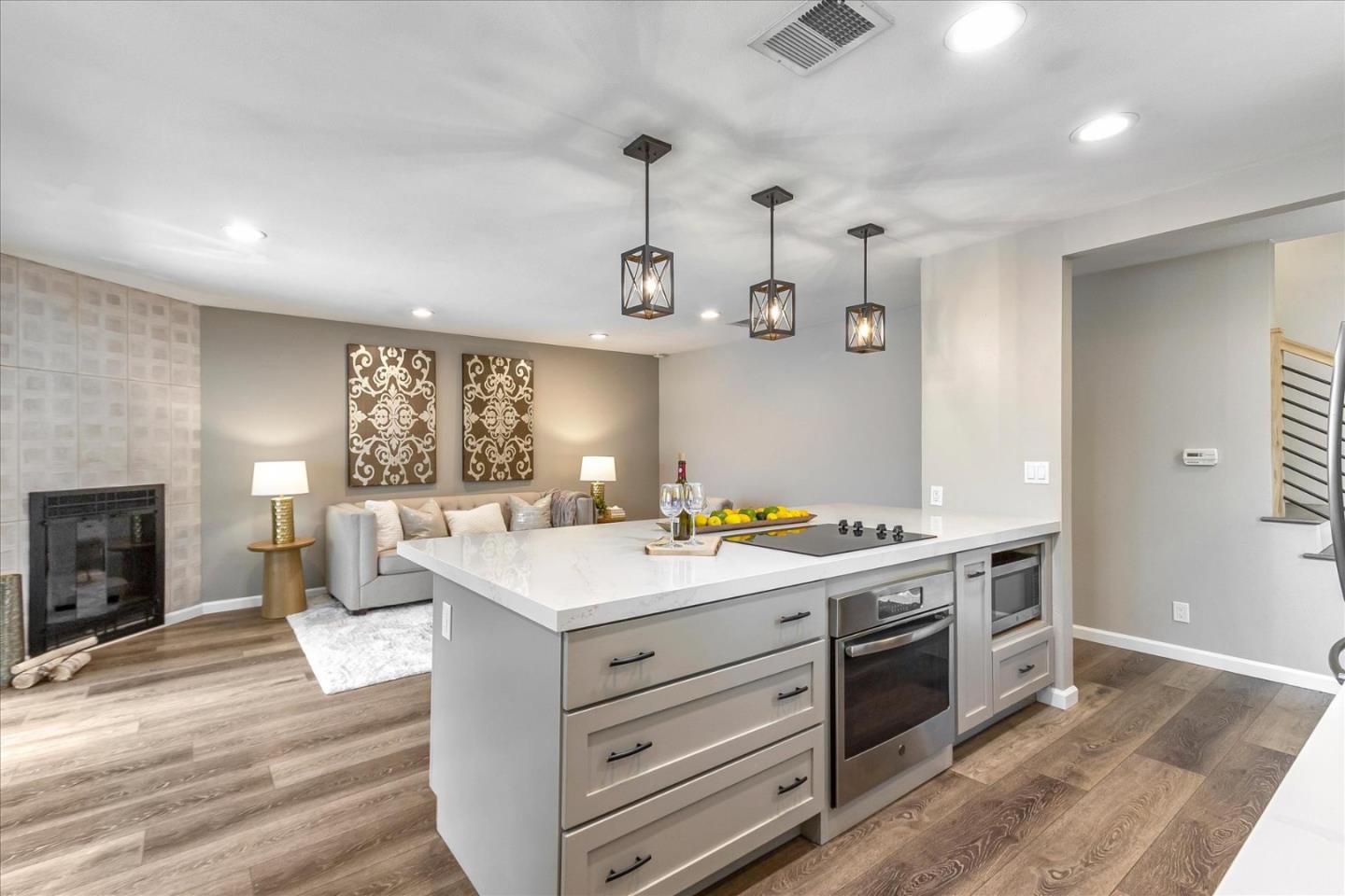 Detail Gallery Image 2 of 28 For 420 Alberto Way #53,  Los Gatos,  CA 95032 - 2 Beds | 2/1 Baths