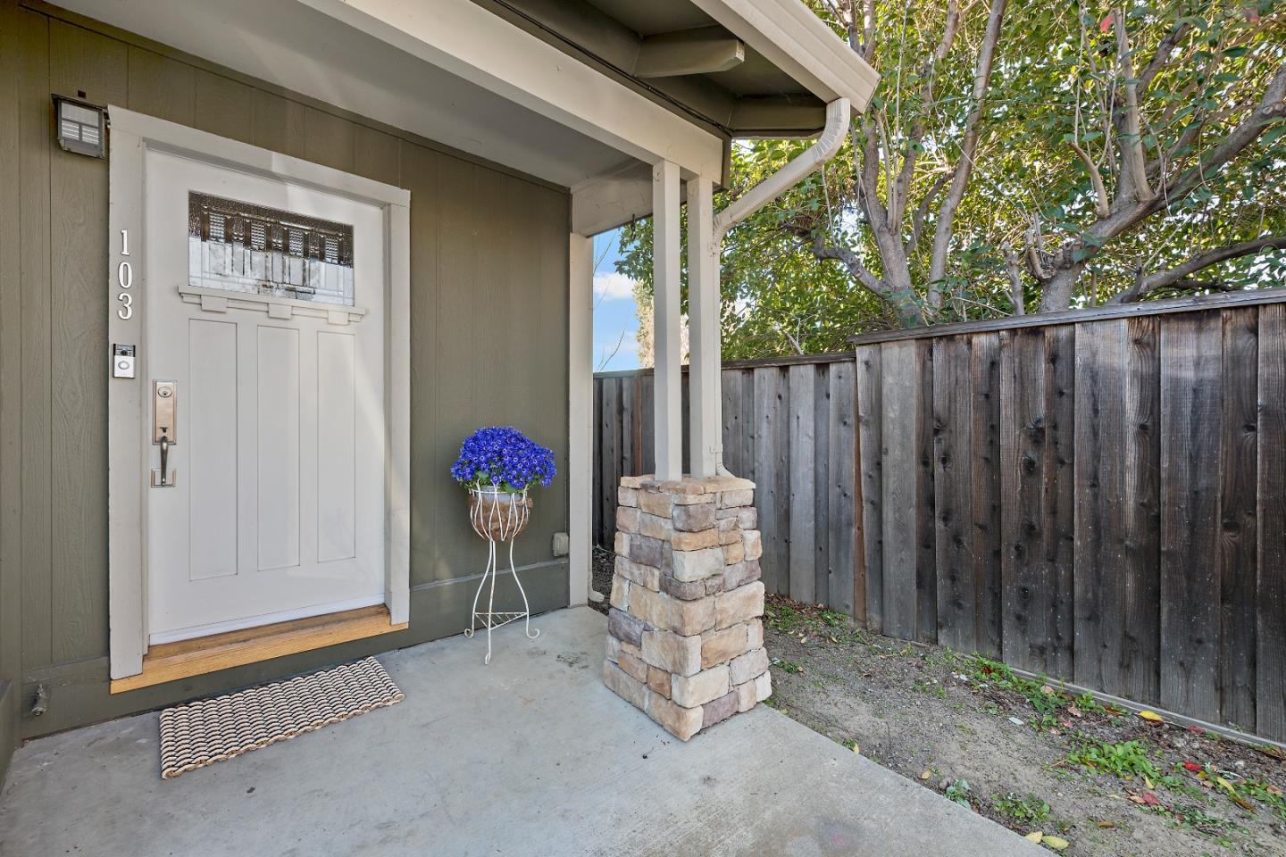 Detail Gallery Image 2 of 15 For 1215 Bird Ave #103,  San Jose,  CA 95125 - 1 Beds | 1 Baths