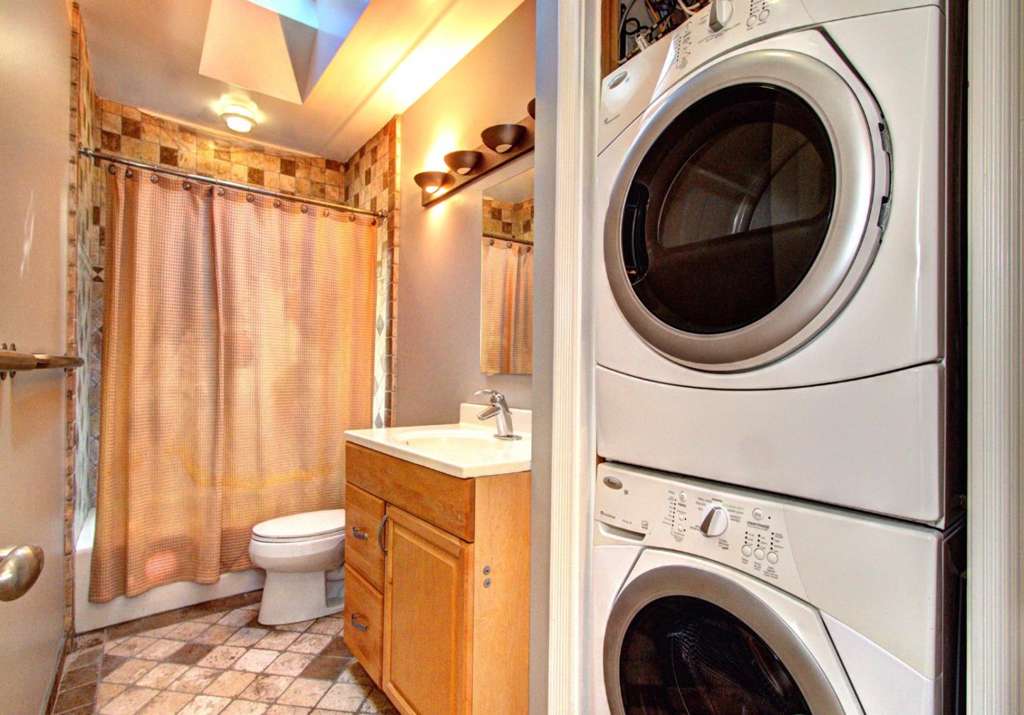 Detail Gallery Image 6 of 7 For 329 Middlefield Rd, Palo Alto,  CA 94301 - 2 Beds | 1 Baths