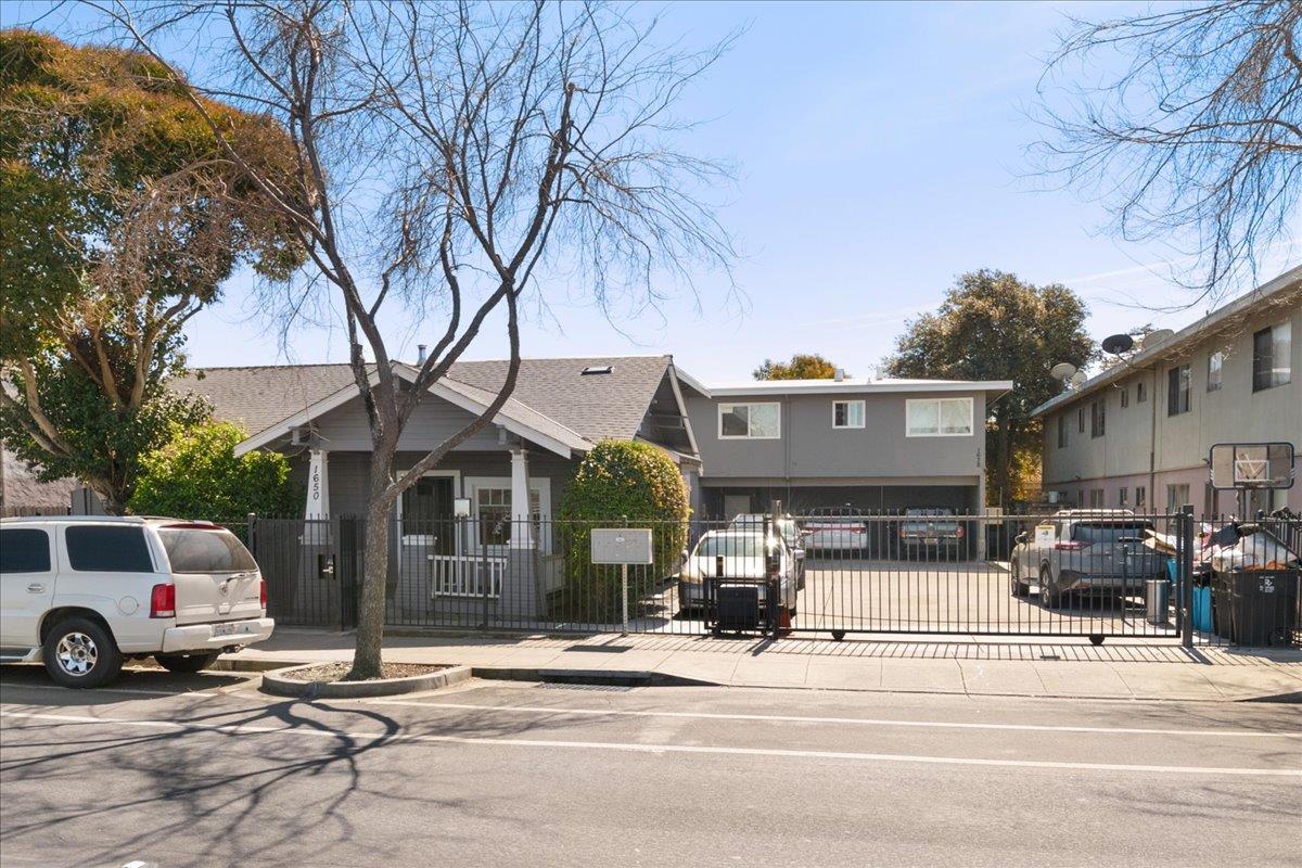 Detail Gallery Image 2 of 31 For 1650 Bay, East Palo Alto,  CA 94303 - – Beds | – Baths