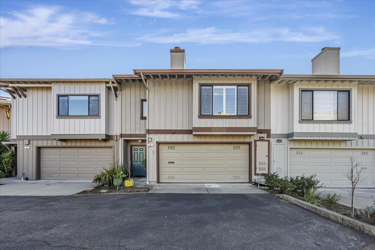 Detail Gallery Image 1 of 1 For 80 Starview Dr, Oakland,  CA 94618 - 3 Beds | 2/1 Baths